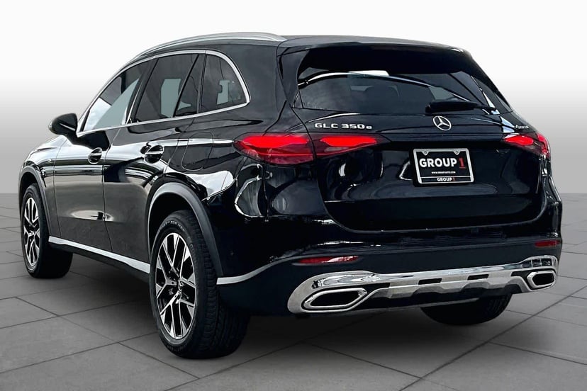 2025 Mercedes-Benz GLC 350e - Image 12