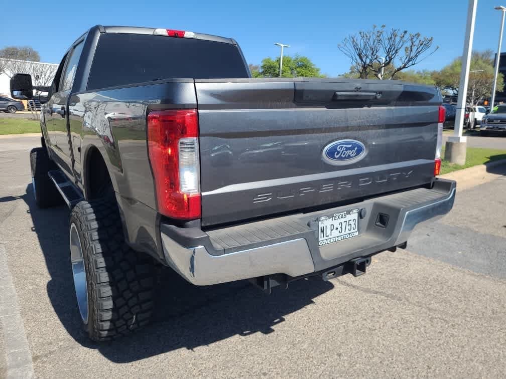 2019 Ford Super Duty F-250 Pickup - Image 5