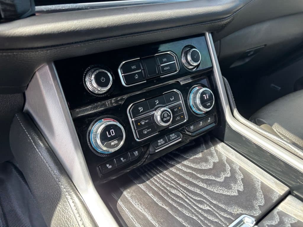 2023 GMC Yukon - Image 18