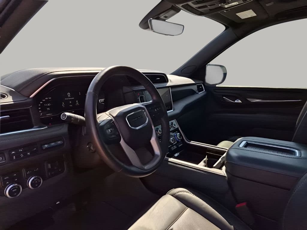 2022 GMC Yukon - Image 30