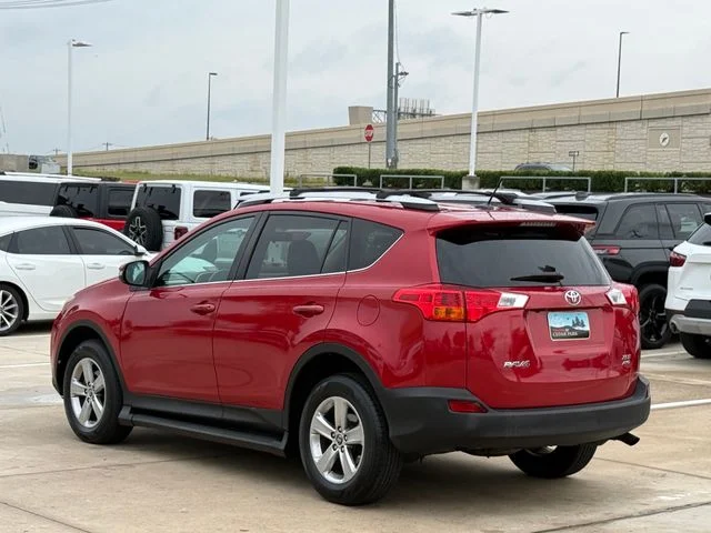 2015 Toyota RAV4 - Image 8