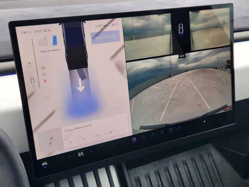 2024 Tesla Cybertruck - Image 15