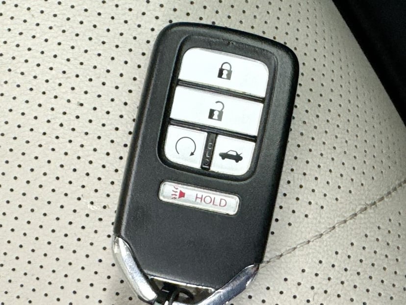 2022 Honda Accord - Image 38