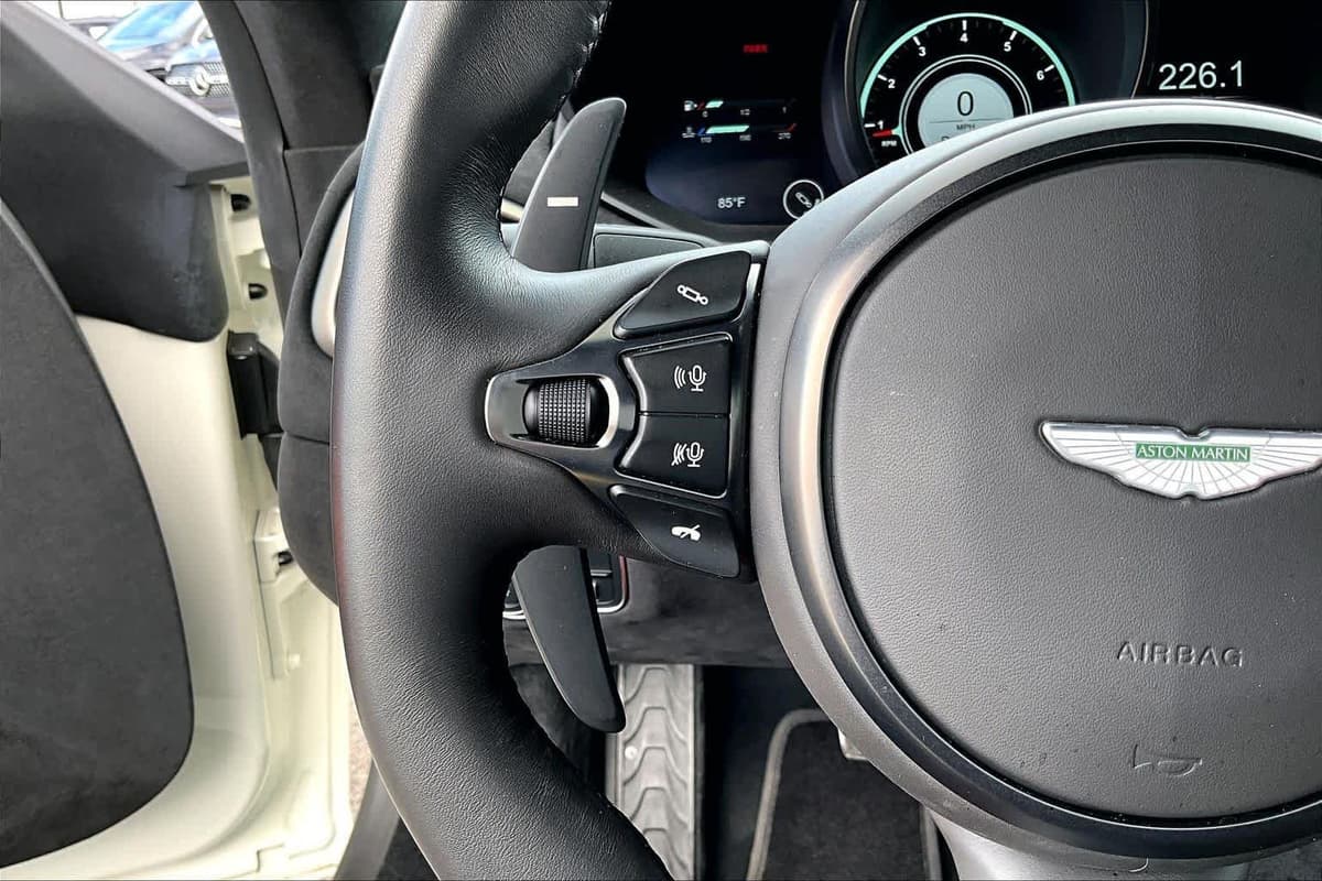 2020 Aston Martin Vantage - Image 22