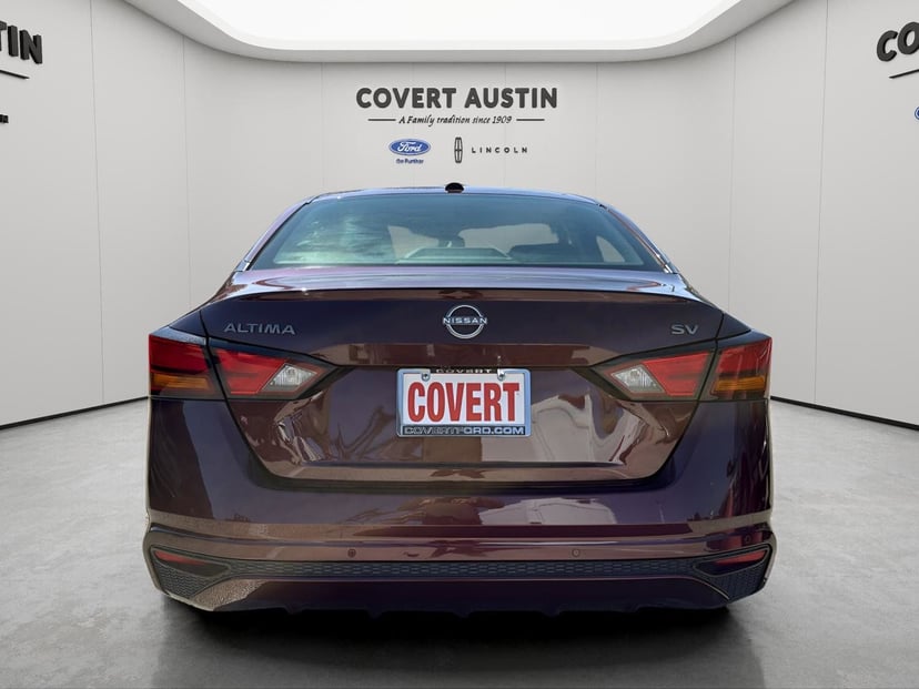 2024 Nissan Altima - Image 4