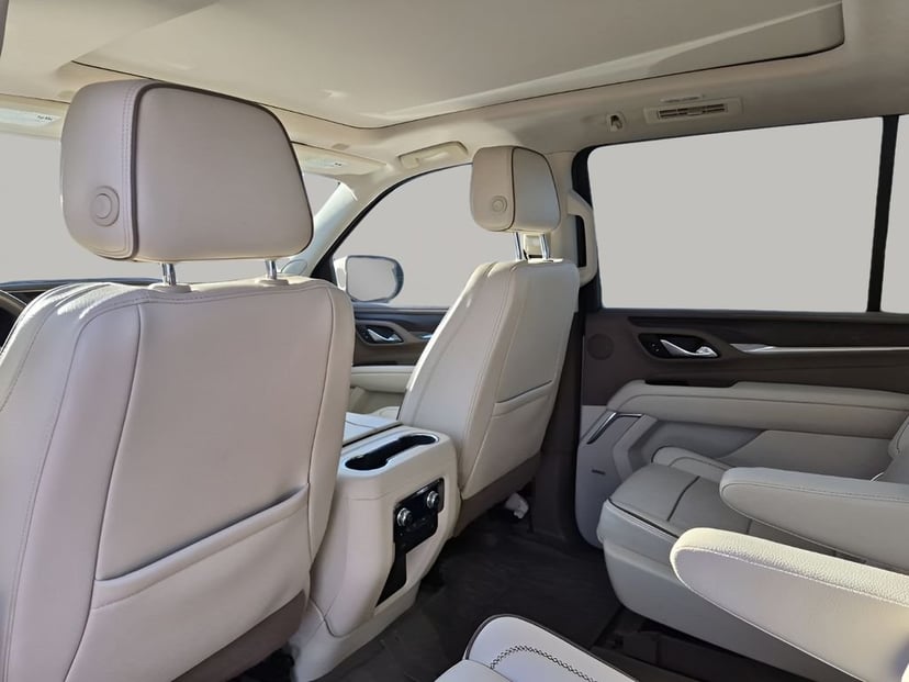 2023 GMC Yukon XL - Image 18