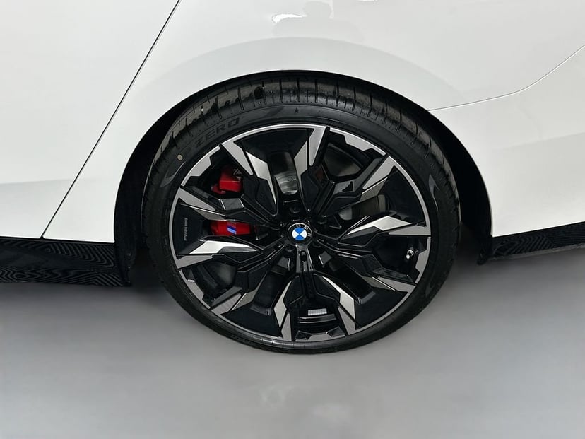 2026 BMW 5 Series - Image 23