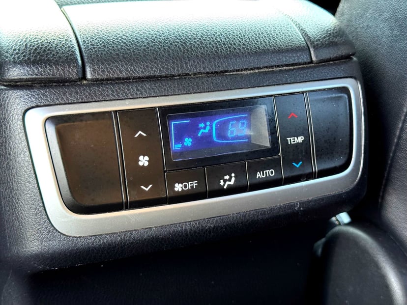 2019 Toyota Highlander - Image 22
