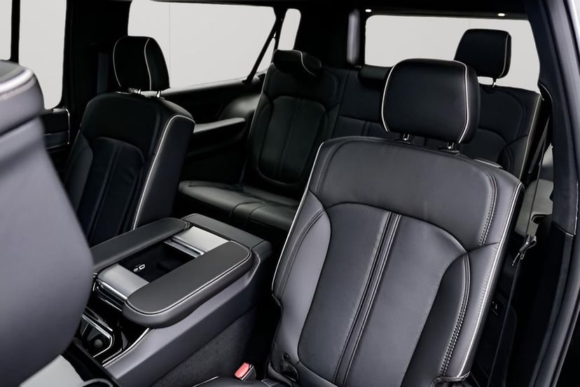 2023 Jeep Grand Wagoneer L - Image 19