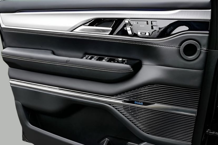 2023 Jeep Grand Wagoneer L - Image 13