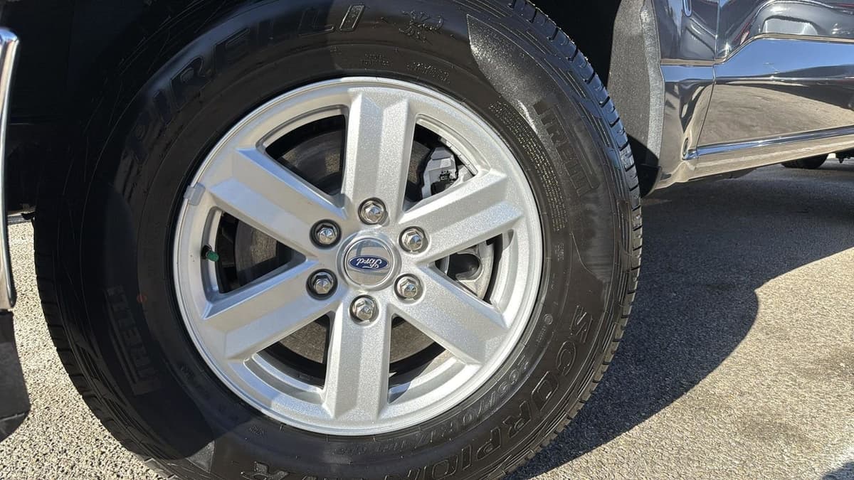 2025 Ford F-150 - Image 9