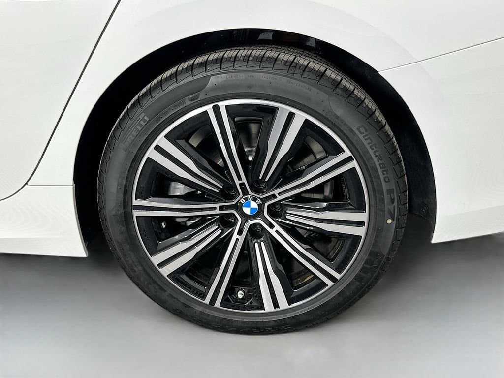 2026 BMW 3 Series - Image 23