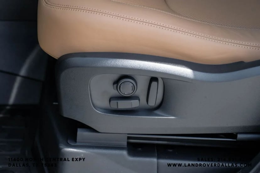2026 Land Rover Defender 110 - Image 37