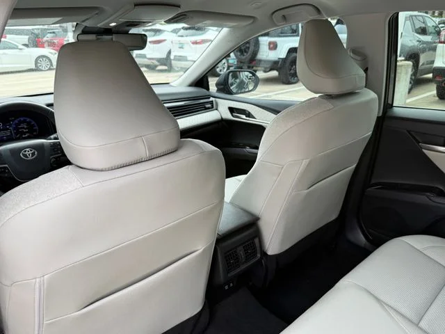 2025 Toyota Camry - Image 23