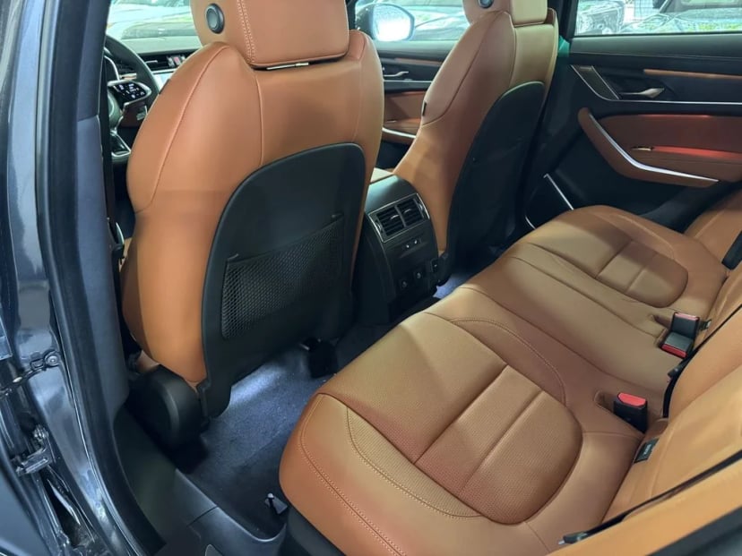 2026 Jaguar F-PACE - Image 15
