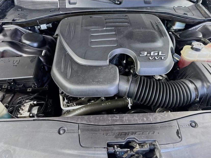 2020 Dodge Charger - Image 35