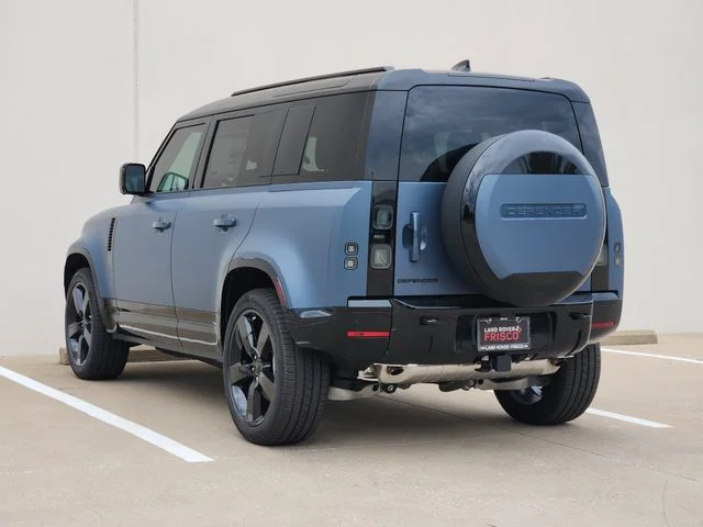 2026 Land Rover Defender 110 - Image 3
