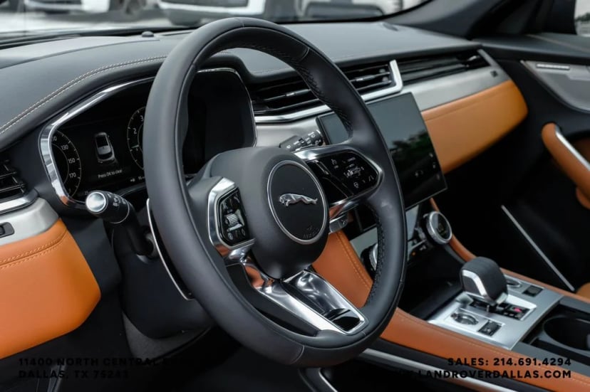 2026 Jaguar F-PACE - Image 17
