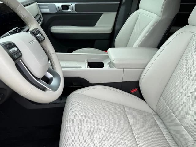2025 Hyundai Santa Fe - Image 11