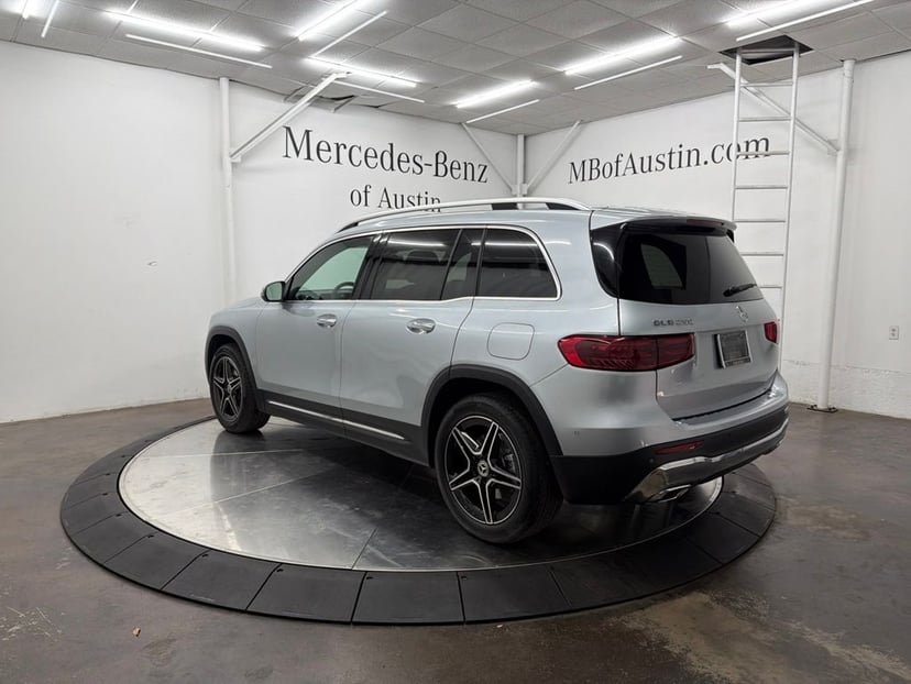 2026 Mercedes-Benz GLB - Image 5