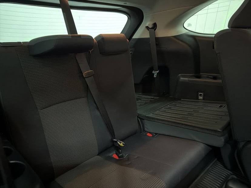 2022 Toyota Highlander - Image 29