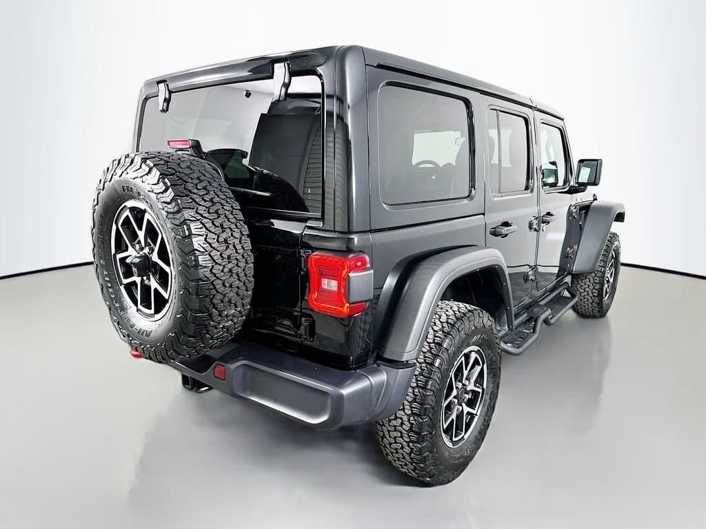 2025 Jeep Wrangler - Image 5