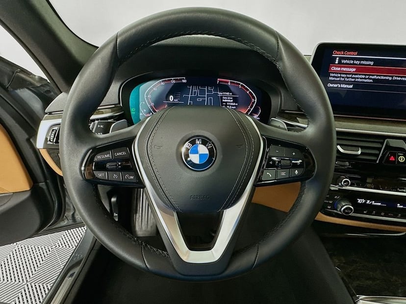 2023 BMW 5 Series - Image 11