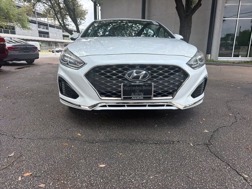 2018 Hyundai Sonata - Image 2