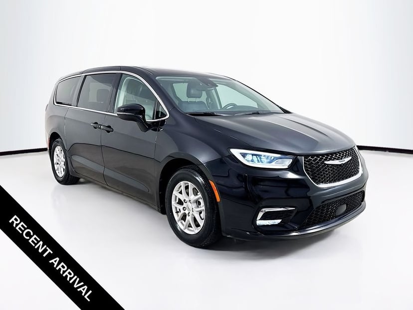 2024 Chrysler Pacifica - Image 1