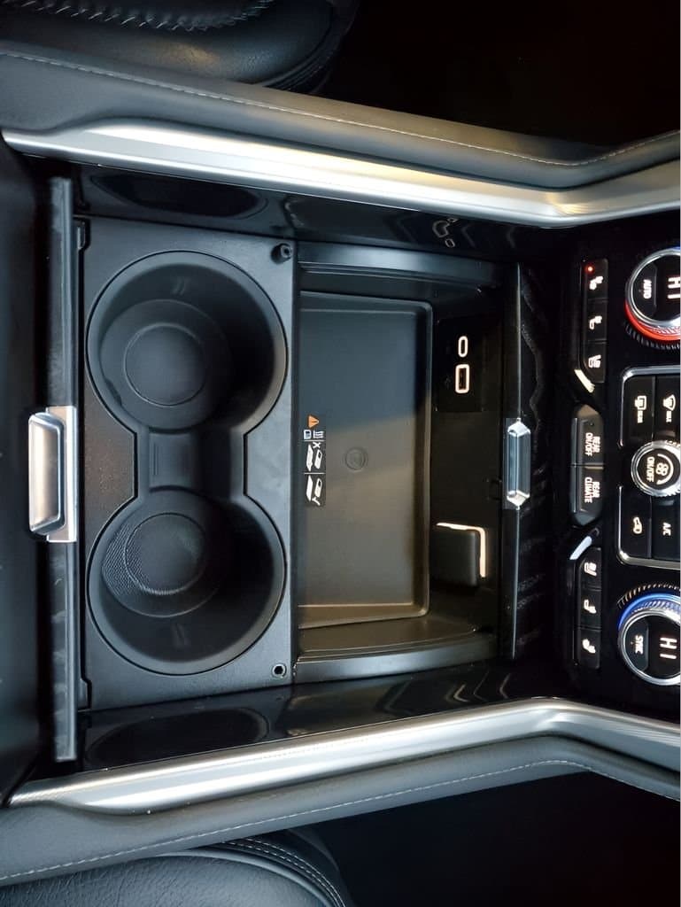 2023 GMC Yukon - Image 40