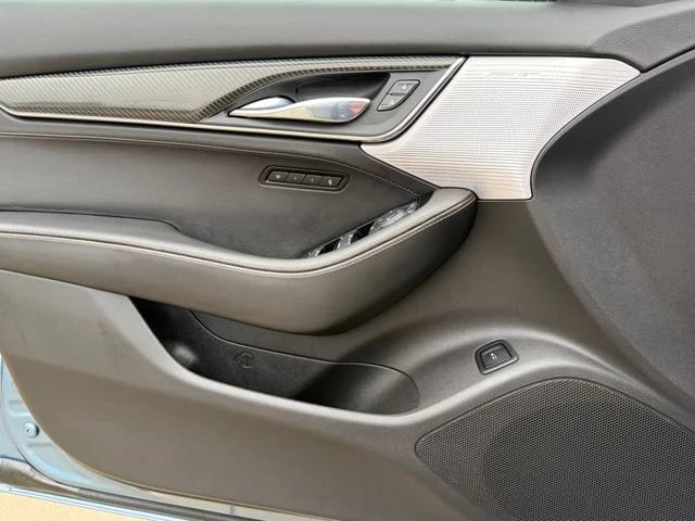 2023 Cadillac CT5 - Image 23