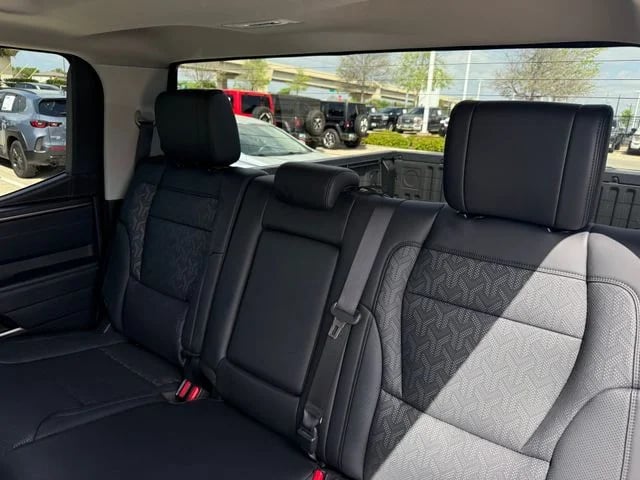 2024 Toyota Tundra Hybrid - Image 30