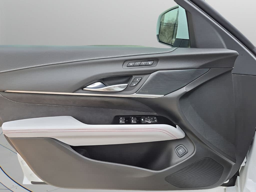 2023 Cadillac CT4 - Image 25