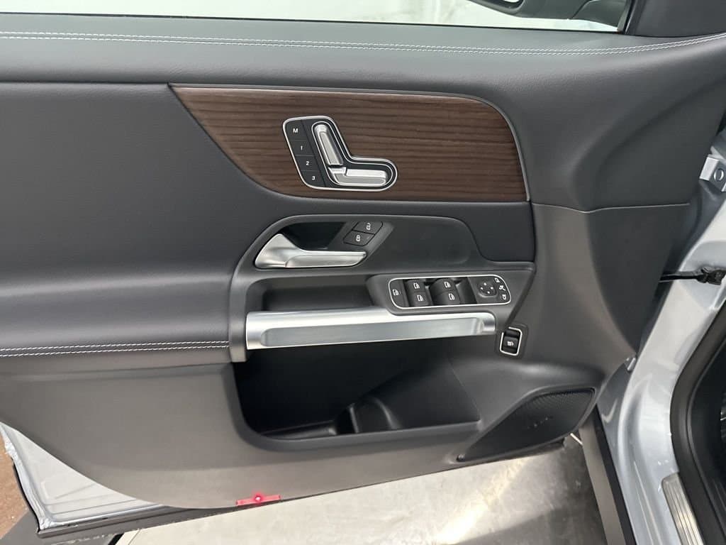 2026 MERCEDES-BENZ GLB - Image 12