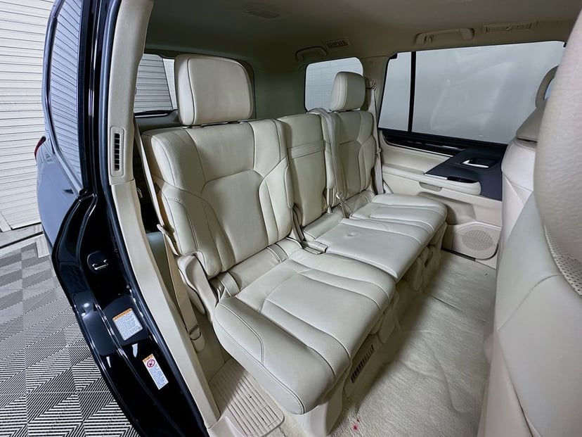 2018 Lexus LX - Image 28