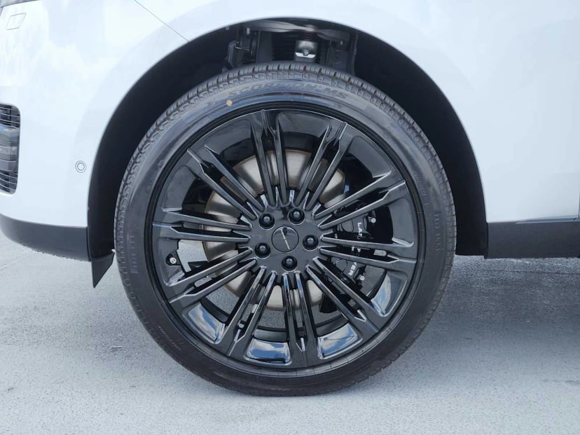 2026 LAND ROVER Range Rover - Image 10