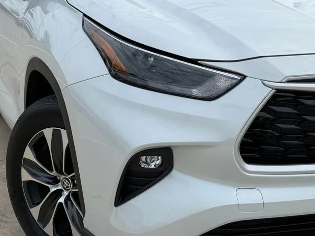 2026 Toyota Highlander - Image 3