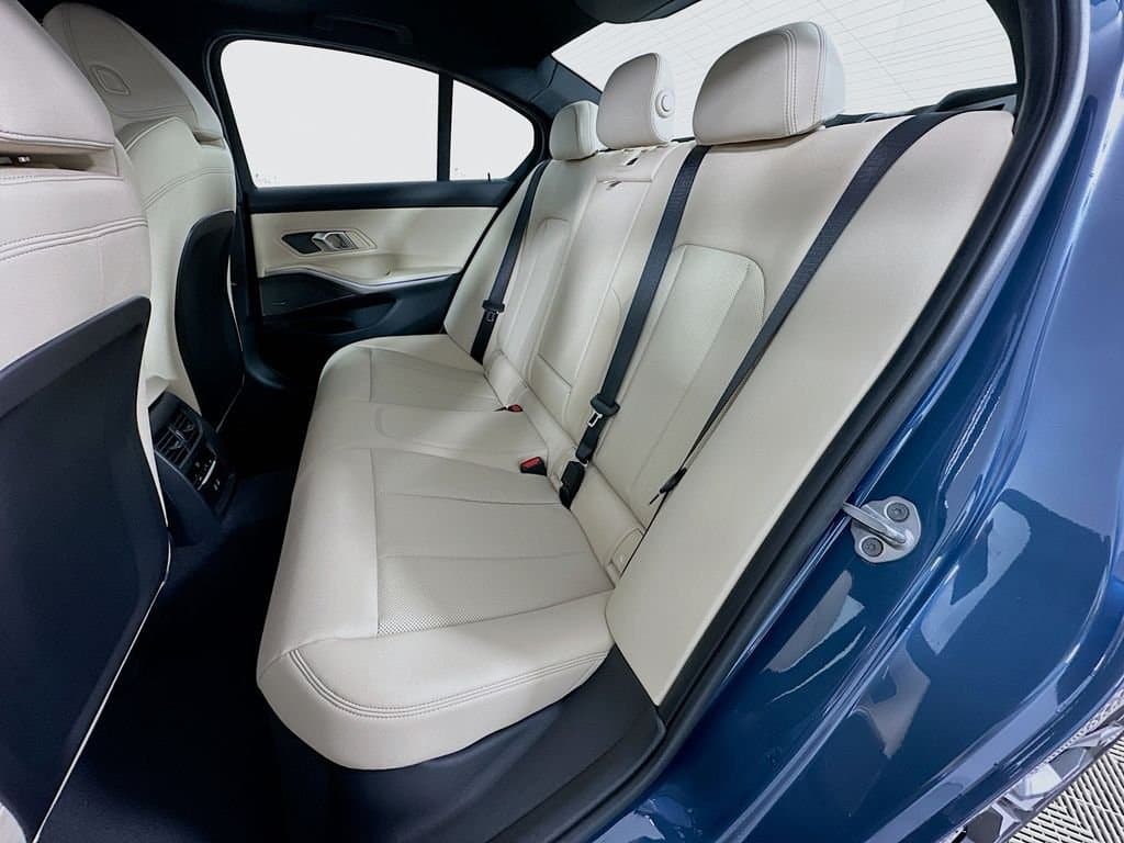 2026 BMW 3 Series - Image 17