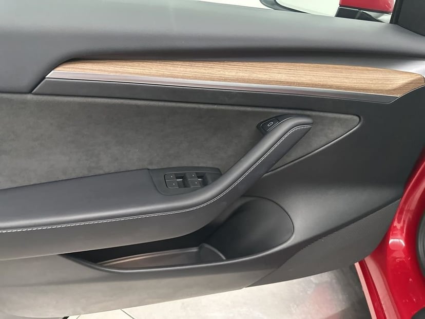 2023 Tesla Model 3 - Image 17