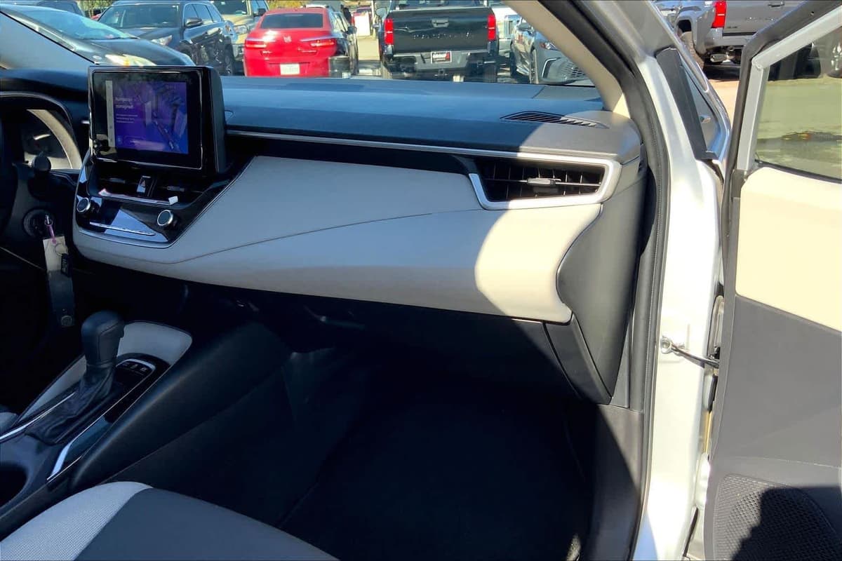 2025 Toyota Corolla - Image 17