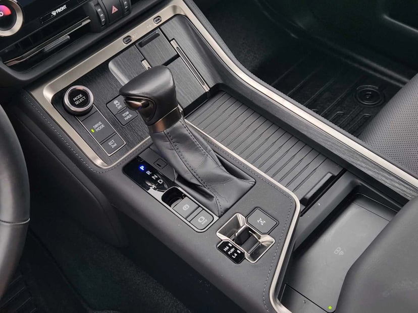 2024 Lexus GX 550 - Image 12
