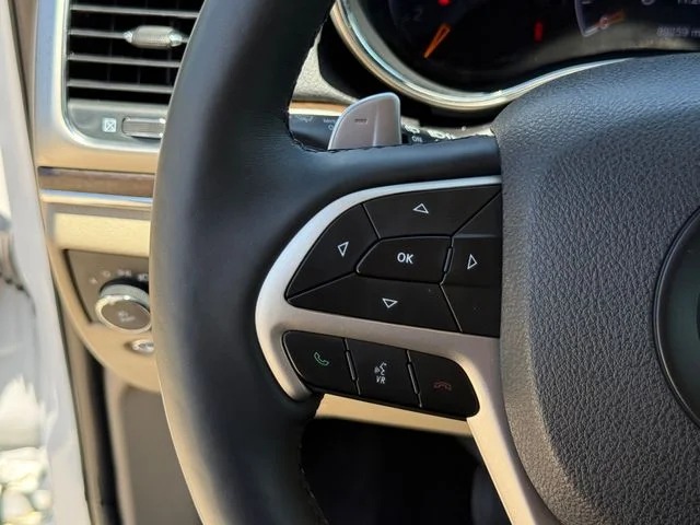 2017 Jeep Grand Cherokee - Image 13