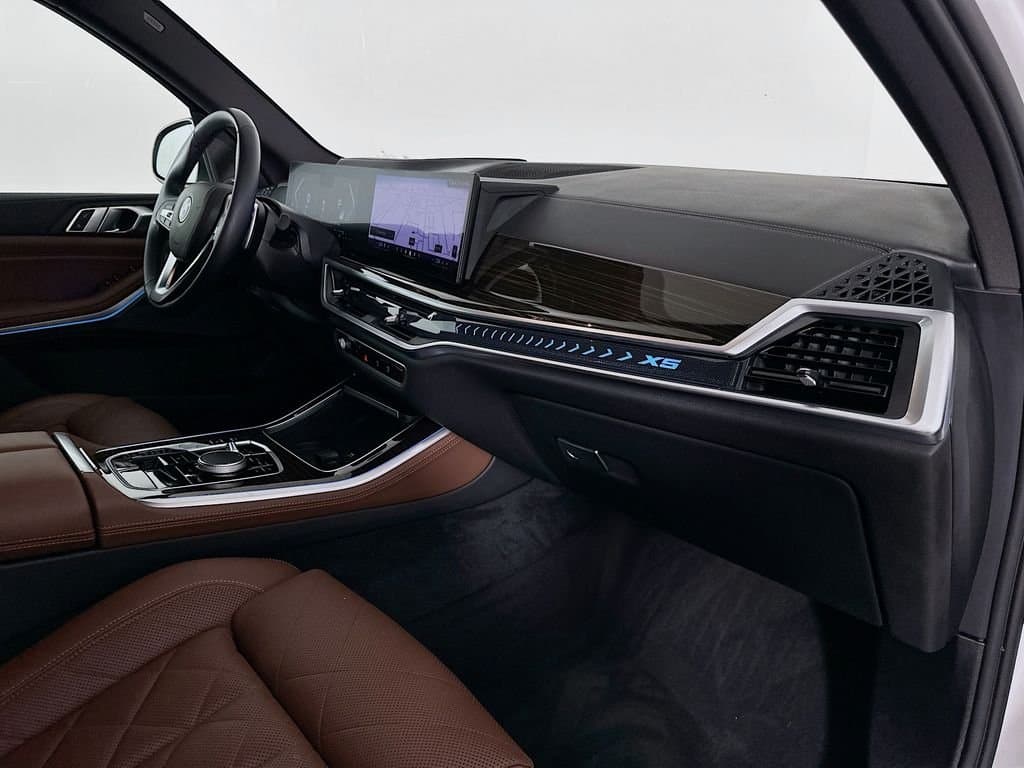2024 BMW X5 - Image 30