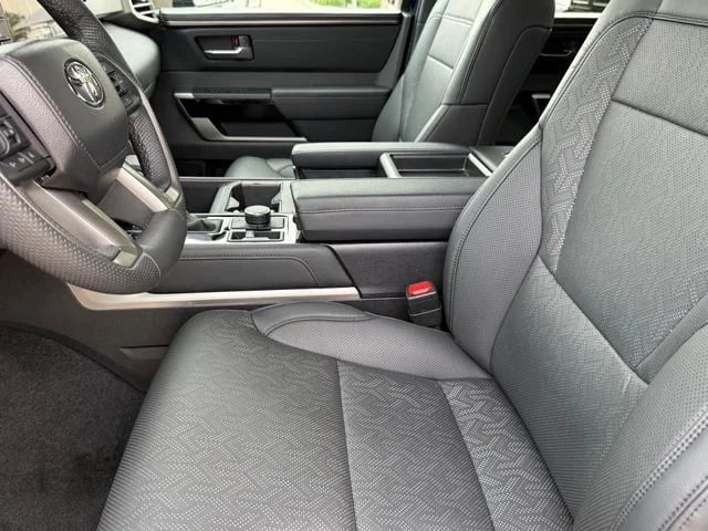 2025 Toyota Tundra - Image 9