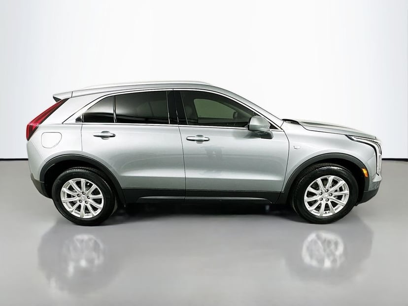 2023 Cadillac XT4 - Image 4