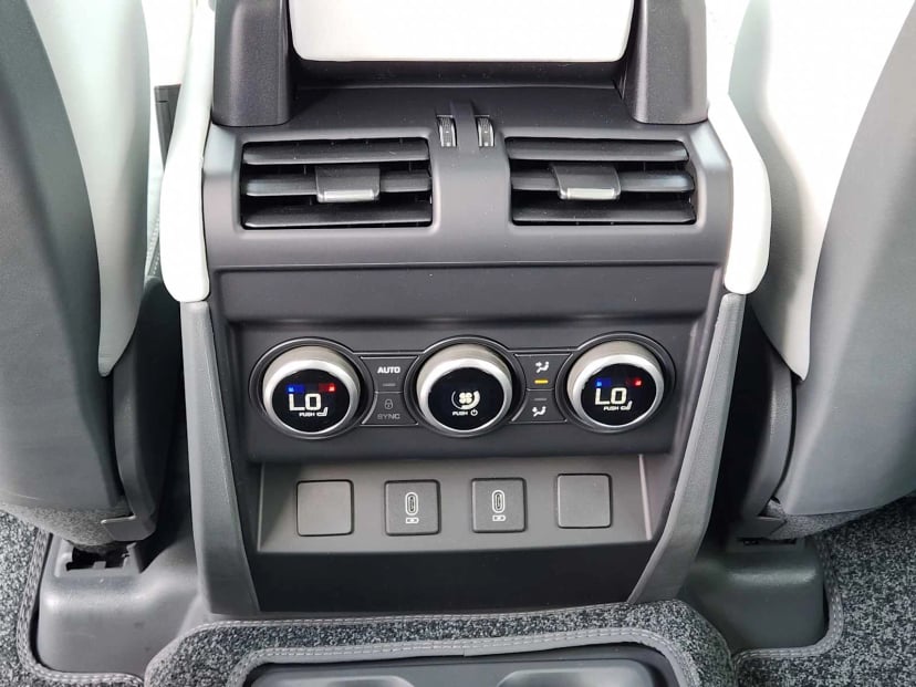2026 LAND ROVER Defender 130 - Image 31