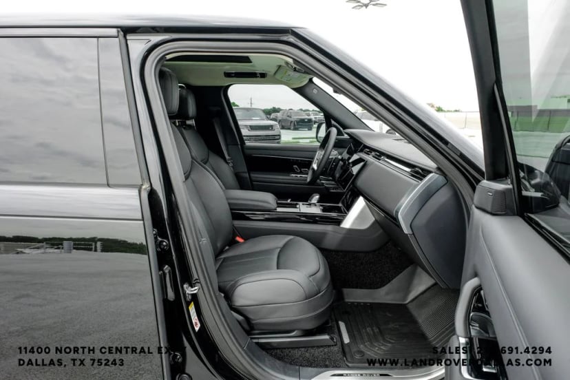 2026 Land Rover Range Rover - Image 35