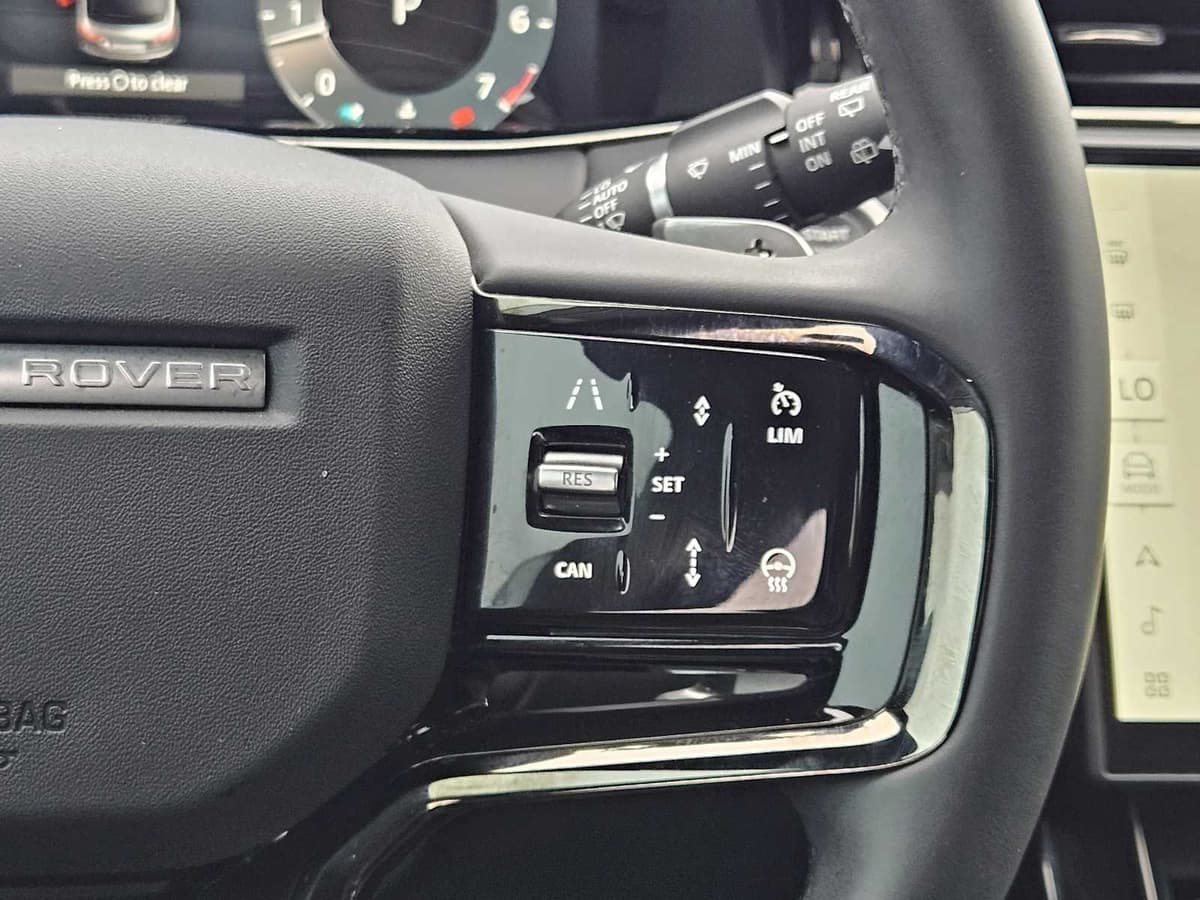 2026 Land Rover Range Rover Evoque - Image 28