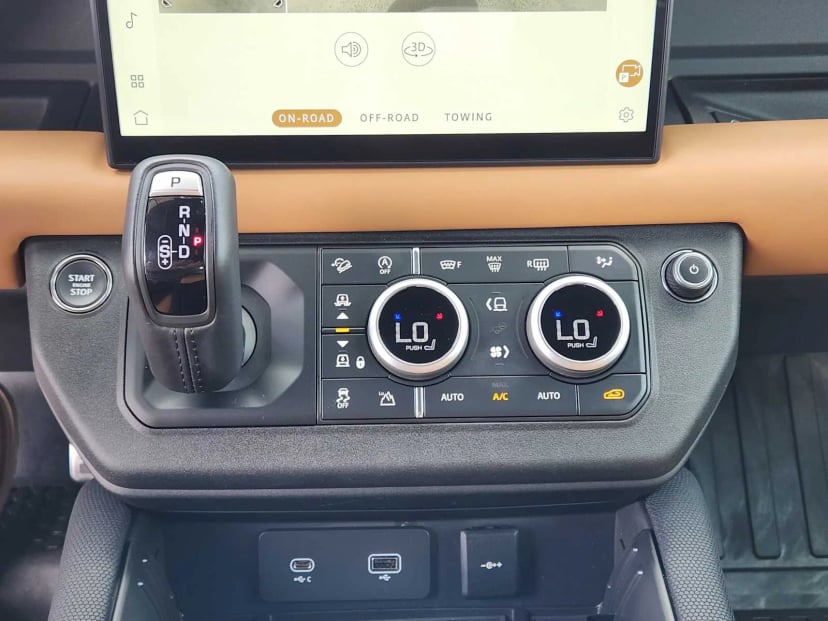 2024 Land Rover Defender - Image 19