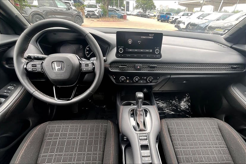 2025 Honda HR-V - Image 15